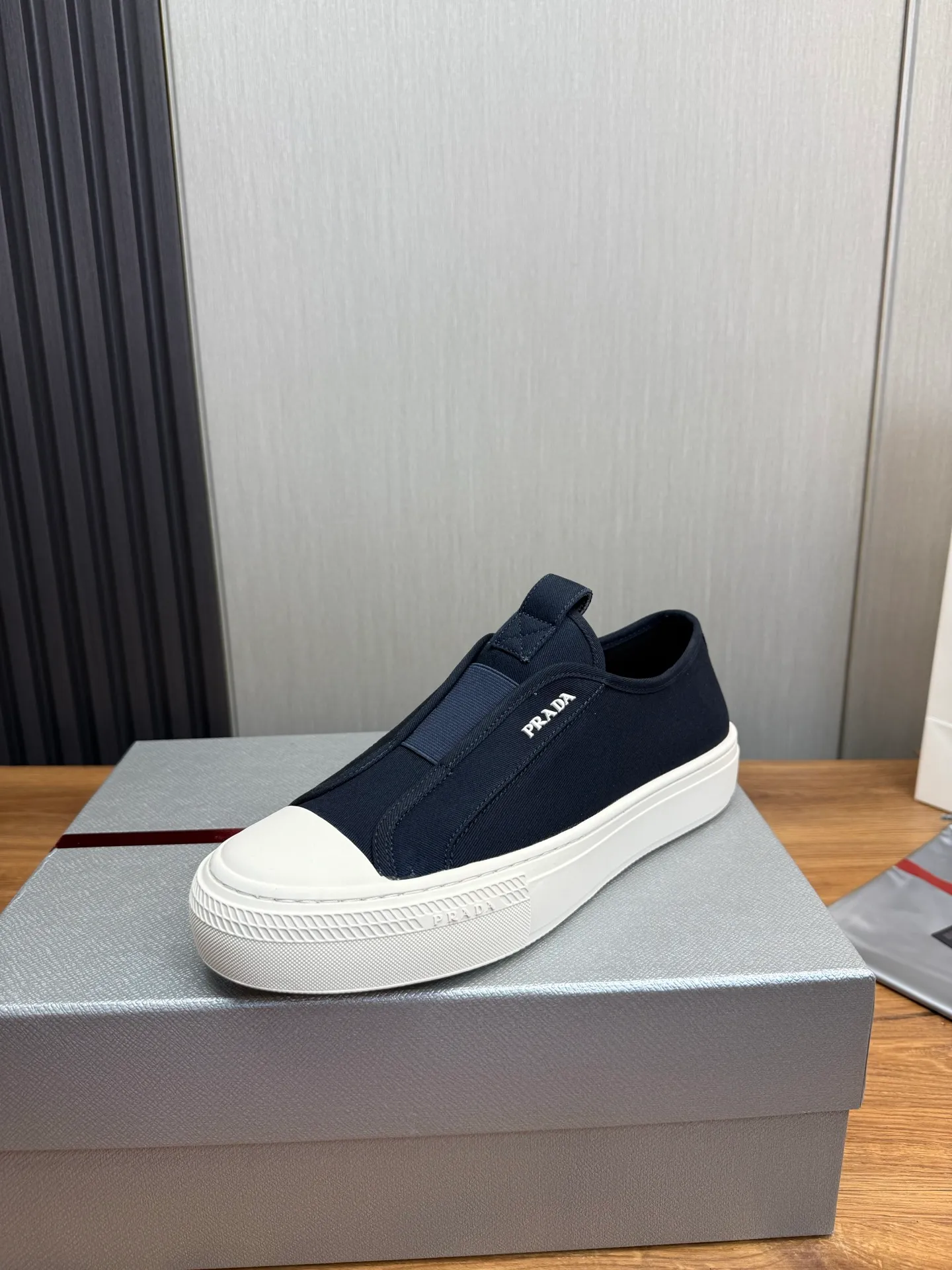 Men's shoes 560💰 [PRADA] Popular canvas shoes in the men's shoe counter, synchronized with the official website, 1 high-quality shipment ✔️Original canvas + cowhide lining, 1🆚1 replica, original sole, 38-45 (45 customized, non-refundable)